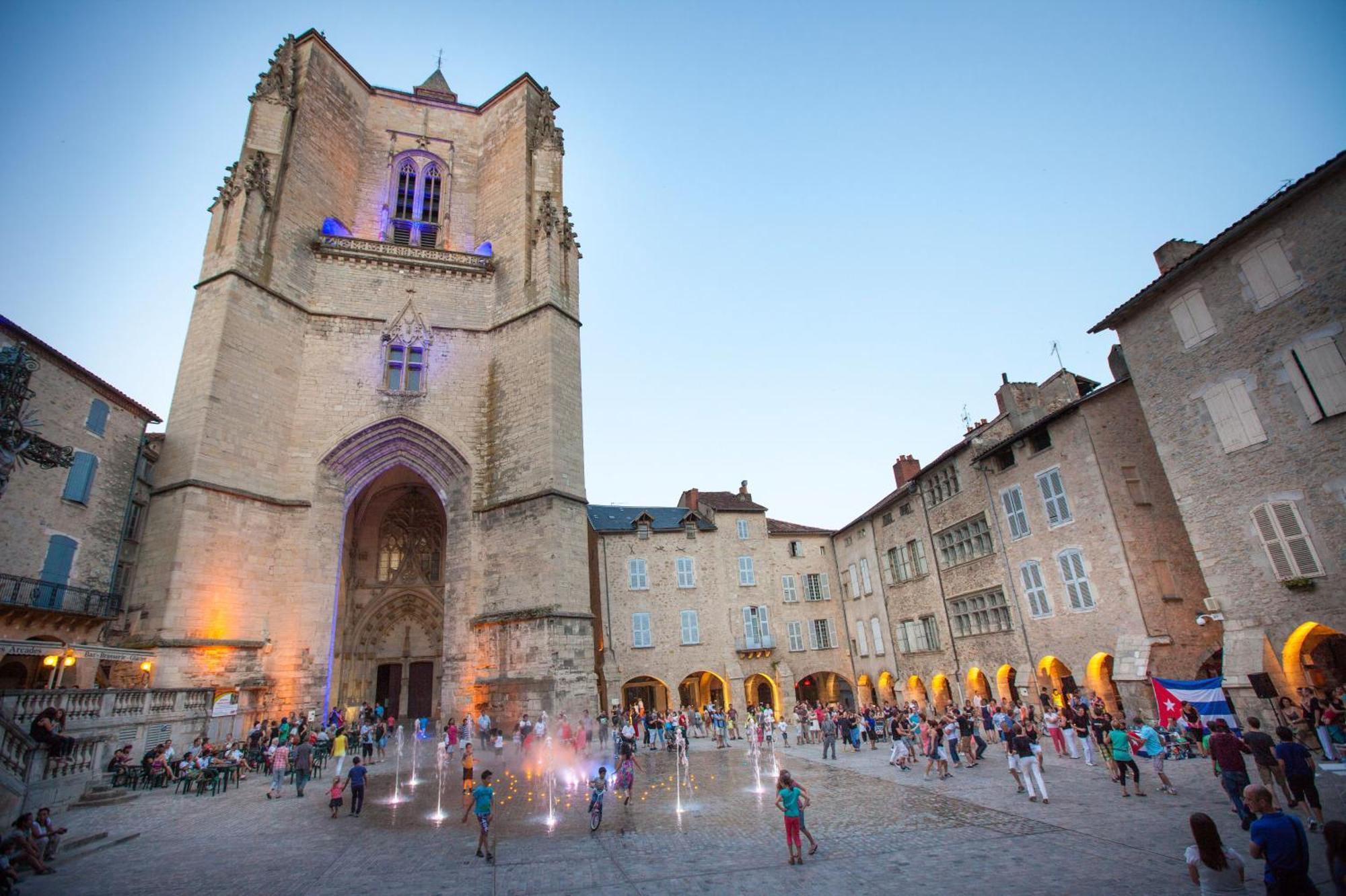 L'Indus 3 Etoiles Wifi, Netflix, Disney, Coeur De Bastide Villefranche-de-Rouergue Exteriér fotografie
